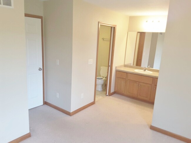 Building Photo - 18308 Barrington Dr