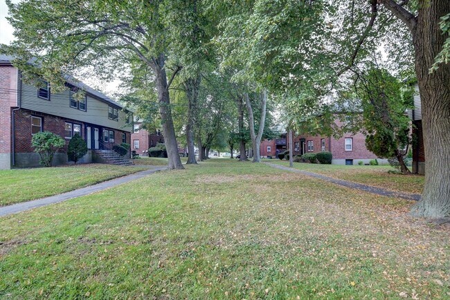 Building Photo - 7 Langley Cir