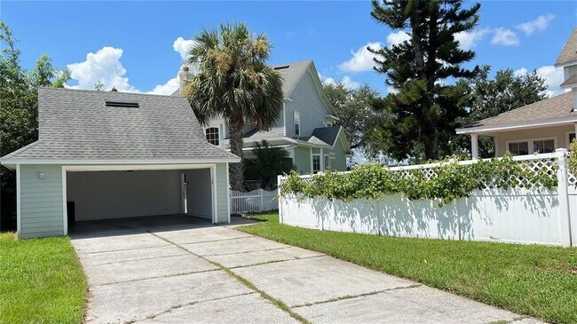 Building Photo - 934 Westpark Dr