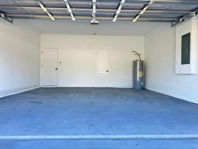 Building Photo - 482 Marion Oaks Manor