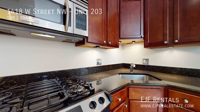 Building Photo - 1418 W Street NW-Unit 203