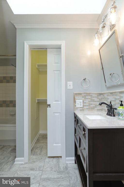 Building Photo - 5440 Barrister Pl