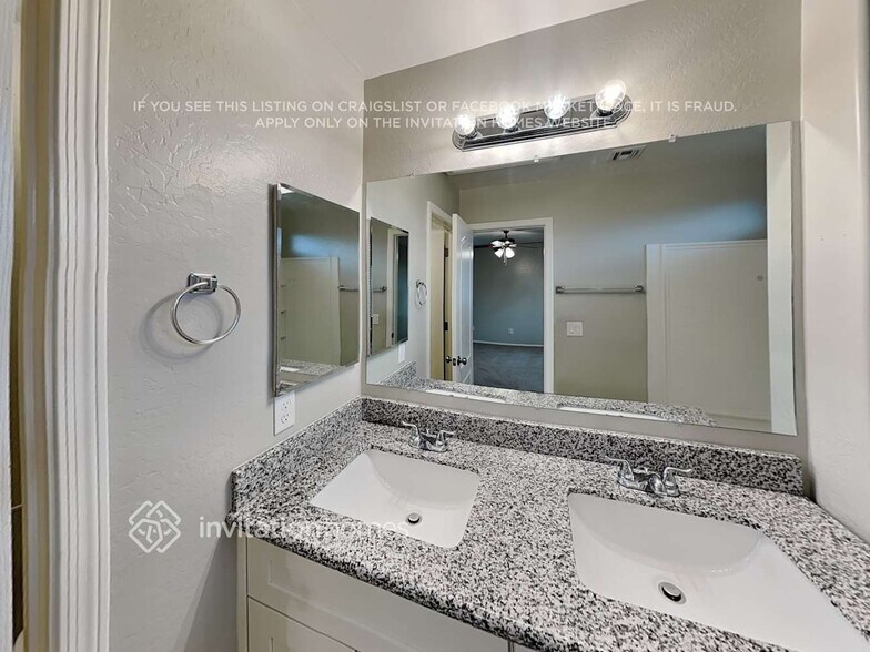 Building Photo - 27424 N 63rd Dr