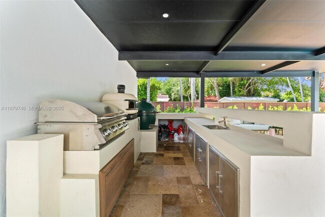 Building Photo - 15202 SW 80th Ave