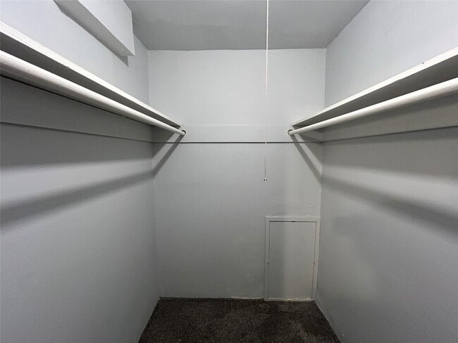 Building Photo - 807 Heights Blvd