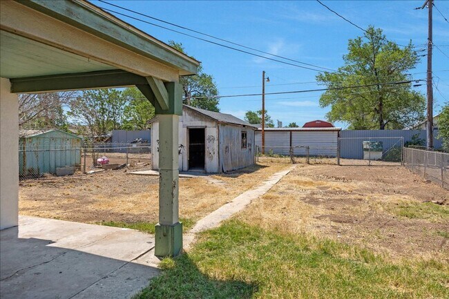 Building Photo - Beautiful large home for Rent