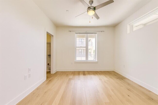 Building Photo - 2801 Dulce Ln