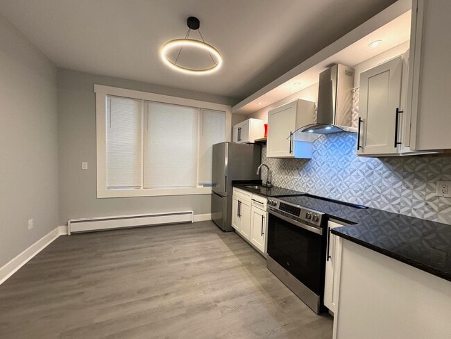 Building Photo - 52 Tonnelle Ave