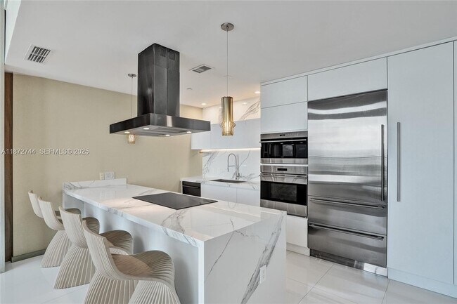 Building Photo - 1100 Biscayne Blvd