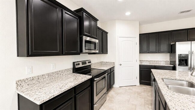 Building Photo - 282 Drayton Ave