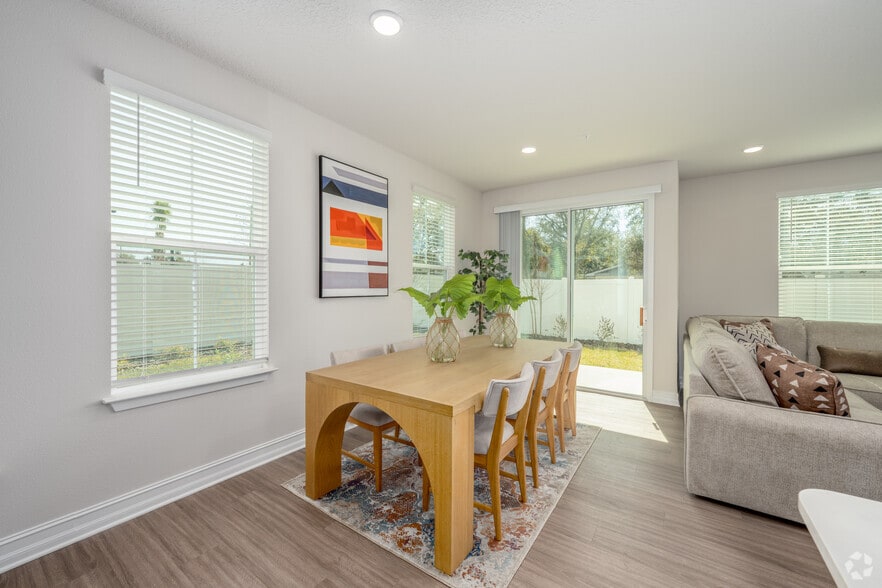 3BR, 2.5BA - 2,139SF - Dining Area - Lake Tavares Townhomes