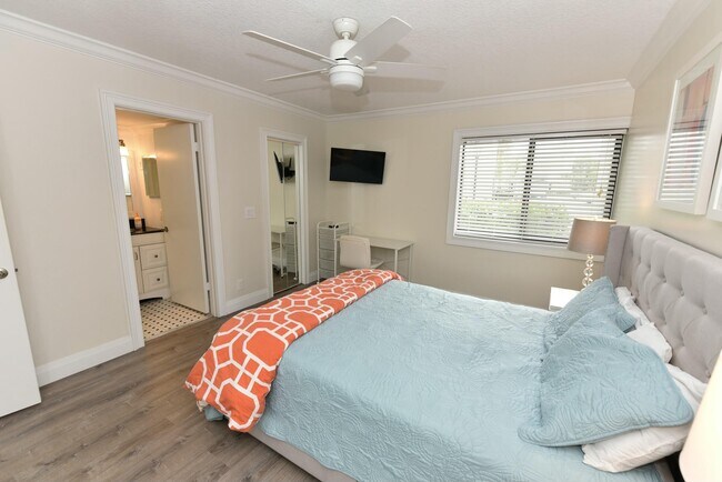 Building Photo - 1605 S US Hwy 1