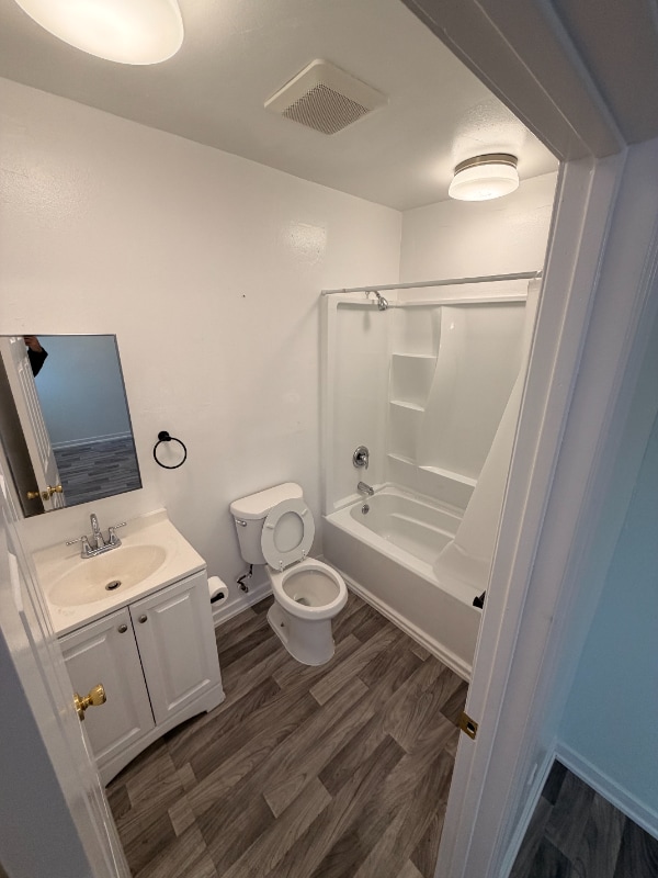 Building Photo - 1820 W 11th St