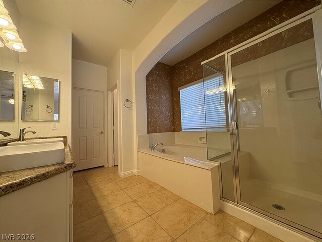 Building Photo - 128 Torchwood Ln