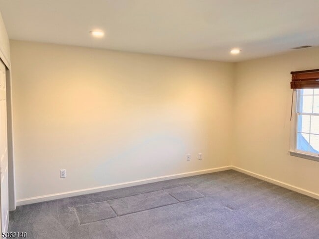 Building Photo - 43 Rosewood Ct