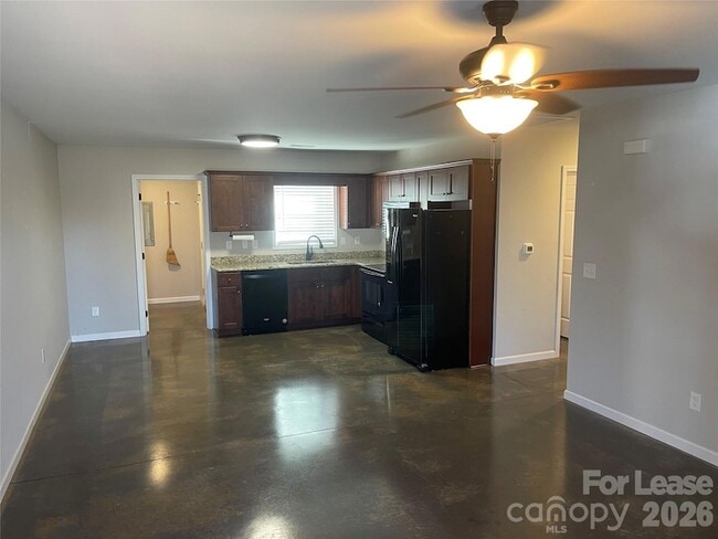 Building Photo - 4427 Dillbrook Ln