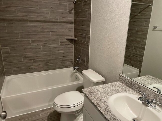 Building Photo - 24810 Sierra Laurel Ln