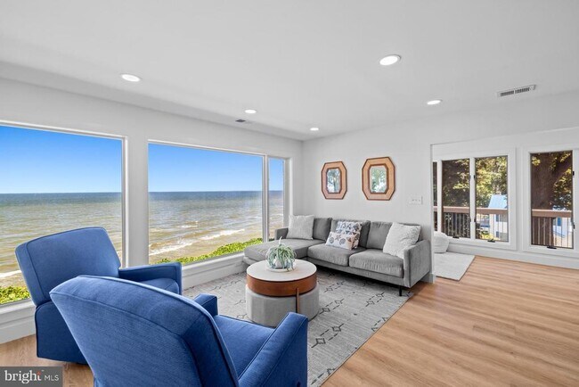 Building Photo - 5510 Beach Dr