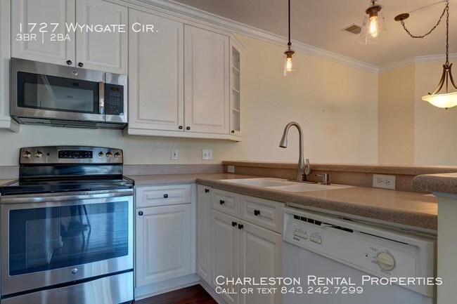 Building Photo - 1727 Wyngate Cir