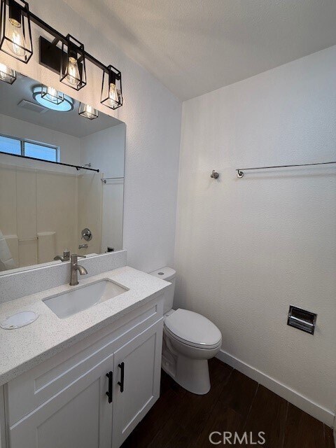 Building Photo - 347 E 224th St