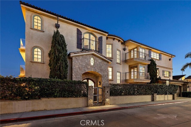 Building Photo - 900 E Balboa Blvd