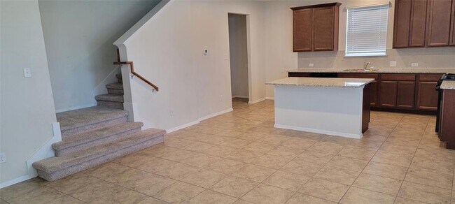 Building Photo - 127 Trailside Ln