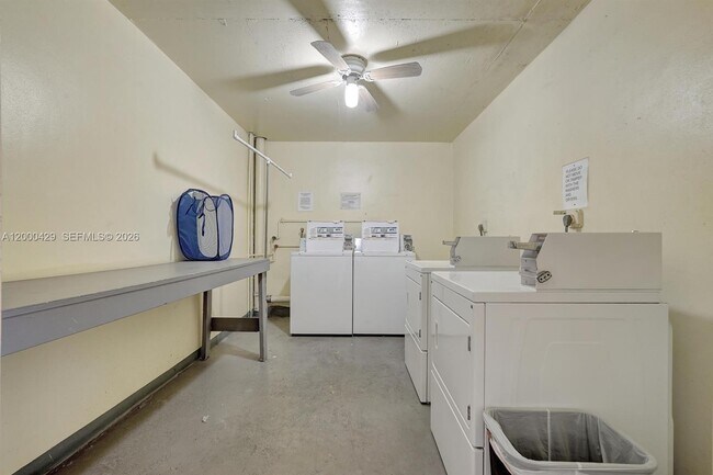 Building Photo - 2145 Pierce St