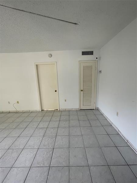 Building Photo - 3522 NE 166th St