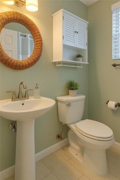 Building Photo - 451 Grove Isle Cir