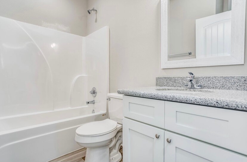 Building Photo - 5940 Savannah Dr