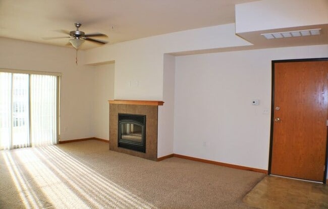 Building Photo - $1,225 | 1 Bedroom +Bonus Room, 1 Bathroom Condo | Pet Friendly* | Available for August 1st, 2026...