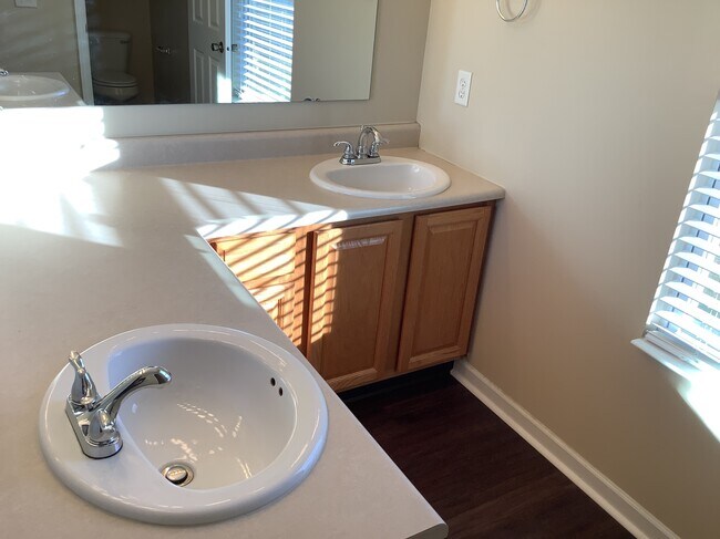 Building Photo - 94 Heathermere Drive