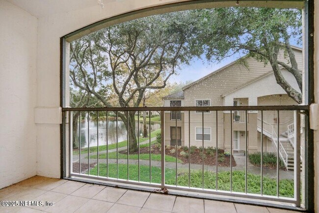 Building Photo - 7 Arbor Club Dr