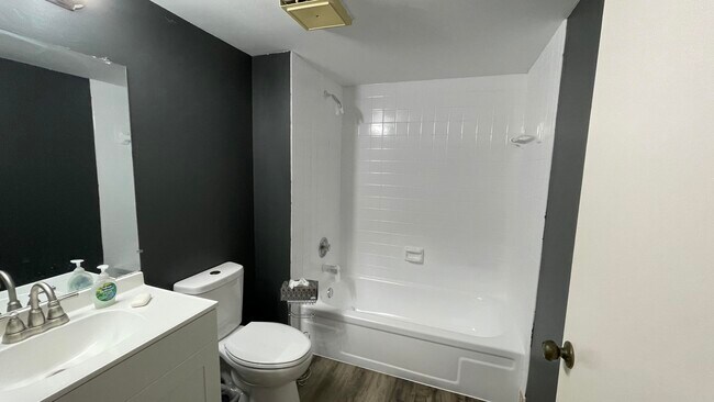 Building Photo - 14575 Bonaire Blvd