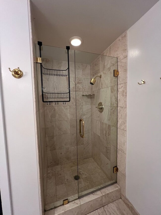 Building Photo - Beautiful Home in Burlingame!!