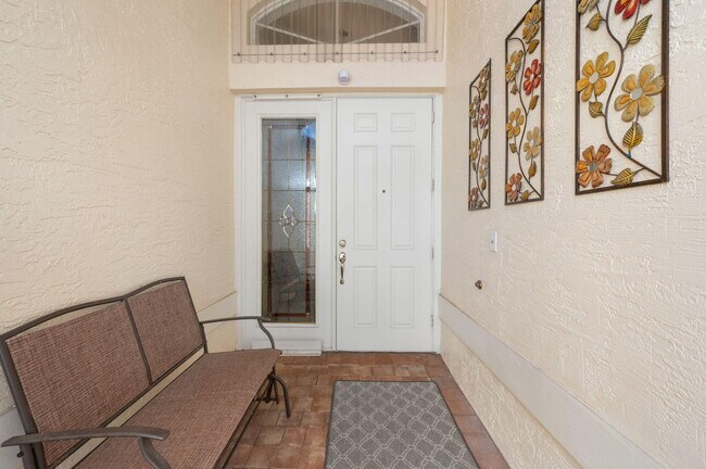 Building Photo - 364 Sunview Way