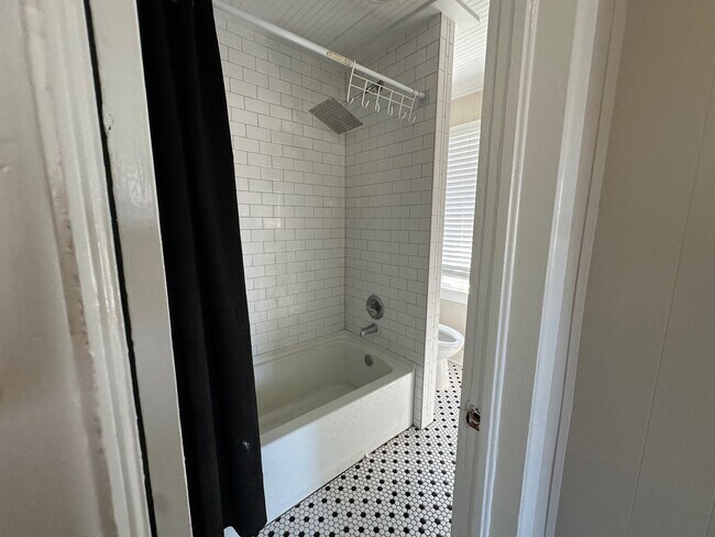 Building Photo - Old Hickory Village Duplex