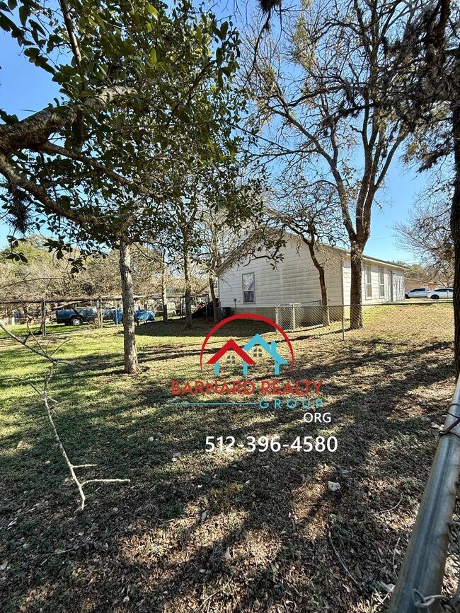 Building Photo - Available Now: 3 Bedroom, 2 Bath Stand Alone Home