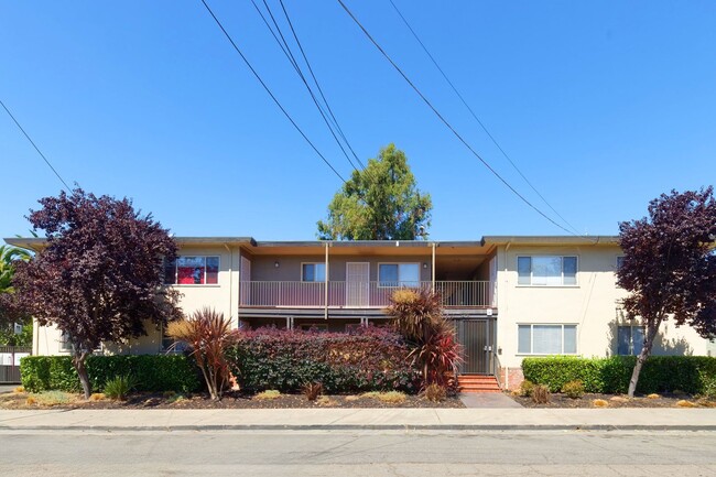 Interior Photo - Dimond Ave
