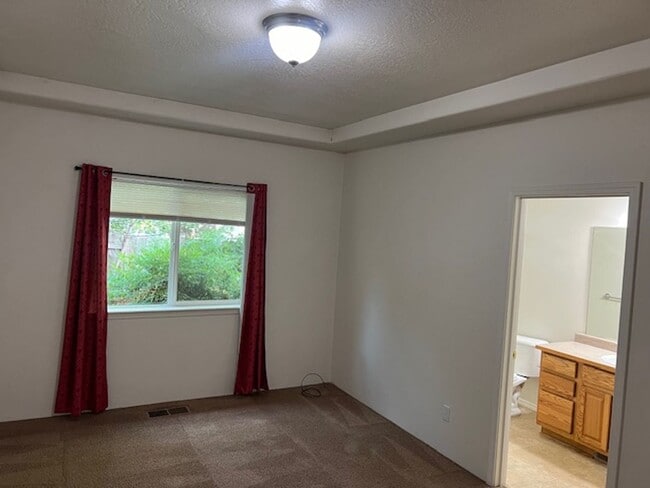 Building Photo - Two Story Townhome