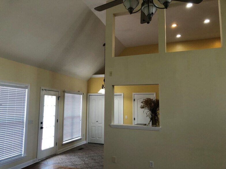 Building Photo - 2288 Gibbons Rd
