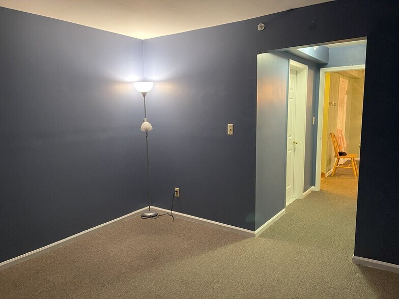 Building Photo - 420 Stratford Pl