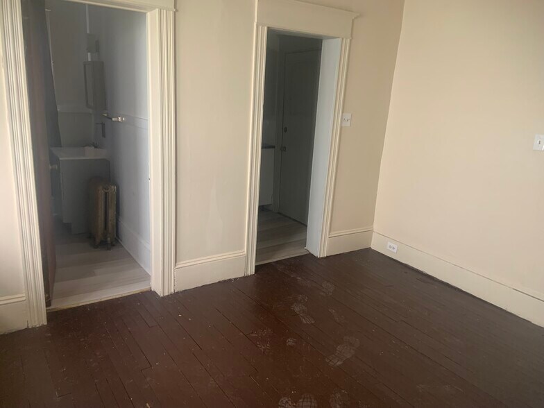 Building Photo - 850 S Franklin St