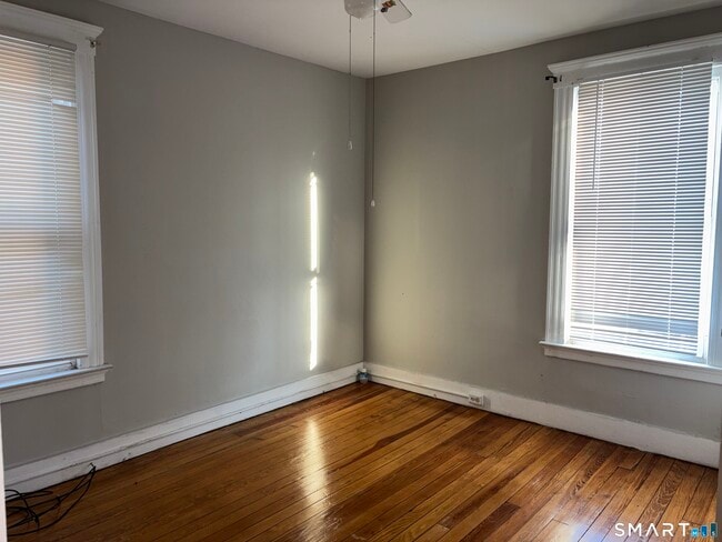 Building Photo - 142 Lombard St