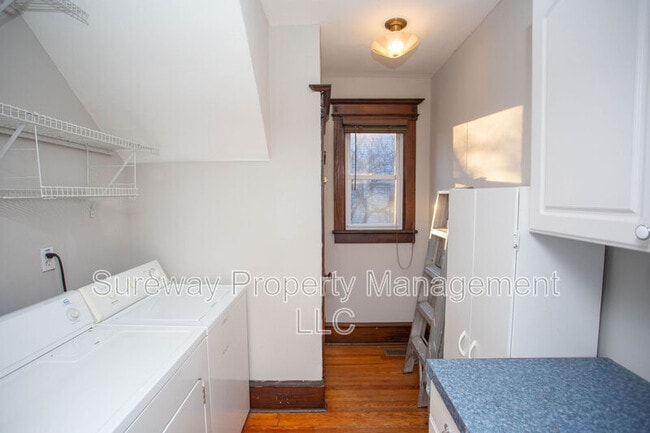 Building Photo - 5753 Rogers Ave