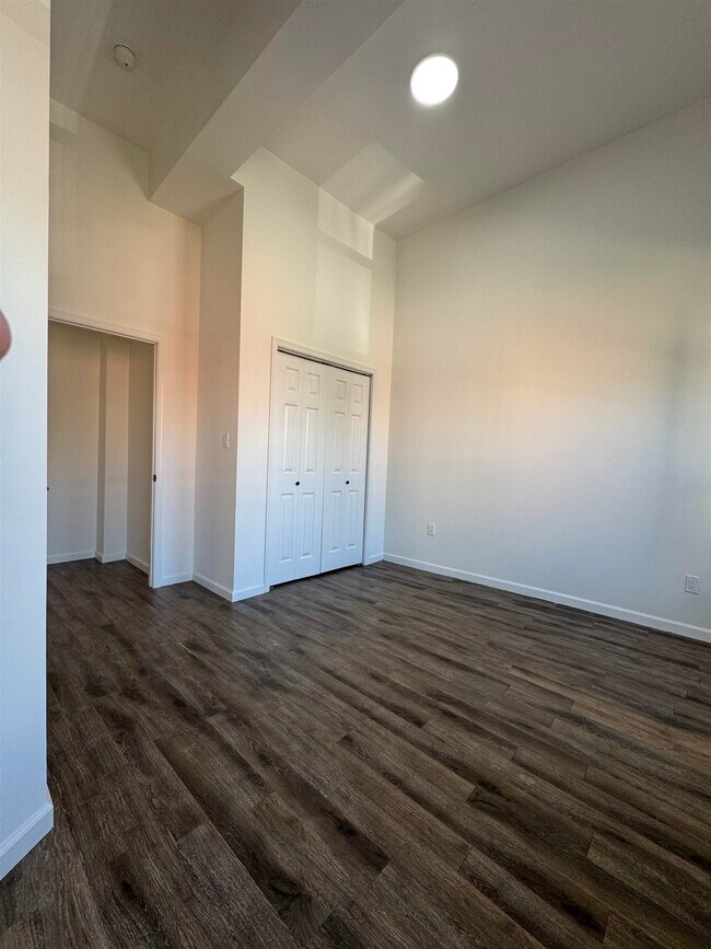 Building Photo - 517 Communipaw Ave