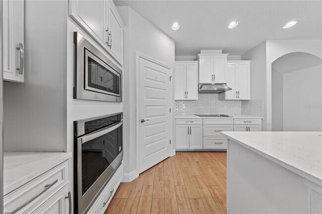 Building Photo - 15537 Mango Isle St