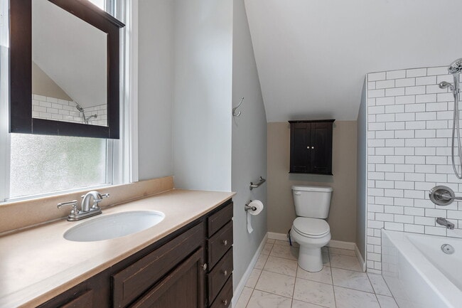 Building Photo - 1012 Cahal Ave