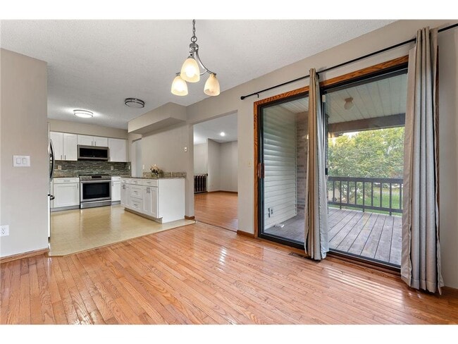 Building Photo - 560 Donegal Cir