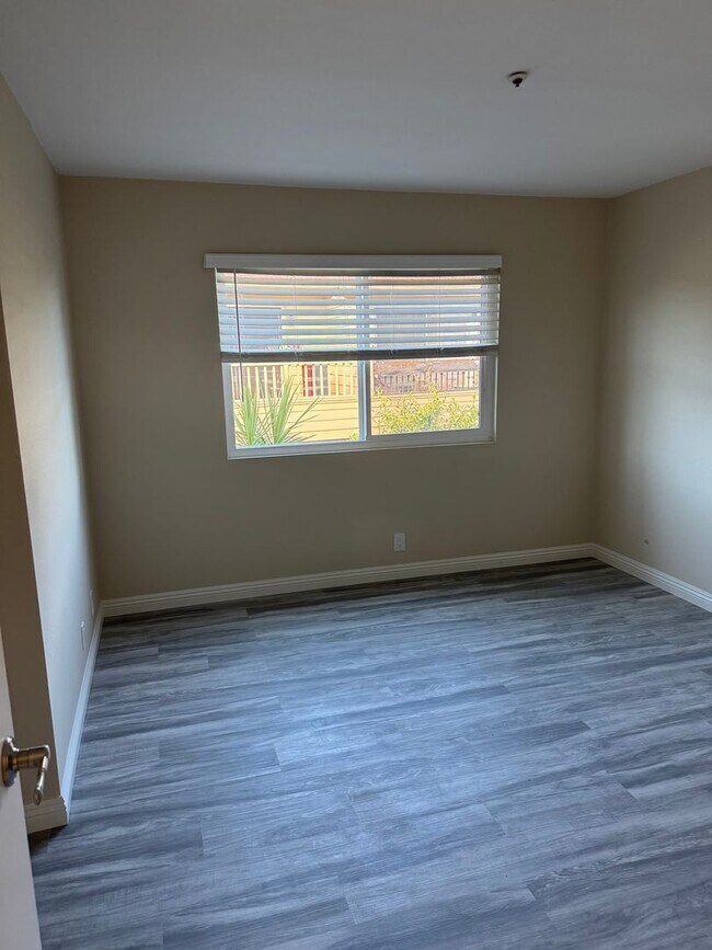 Building Photo - 106 Dije Ct